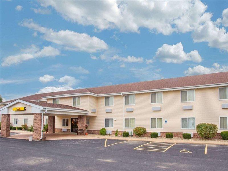 Super 8 By Wyndham Galva Hotel Exterior photo